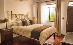 El Jardin De Su Merced B&B